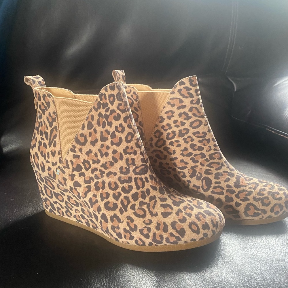 TOMS Kelsey bootie 9.5 Ortholite